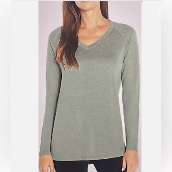 Banana RepublicĀ Ladies'āLongāSleeveāV-NeckāTop - Picture 1 of 8